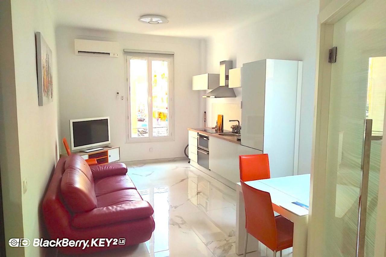 Suite Stalingrad Nizza Exterior foto
