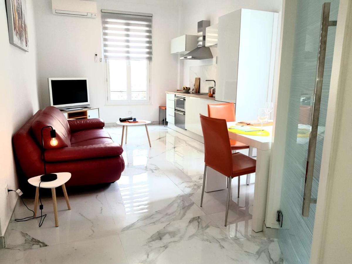 Suite Stalingrad Nizza Exterior foto